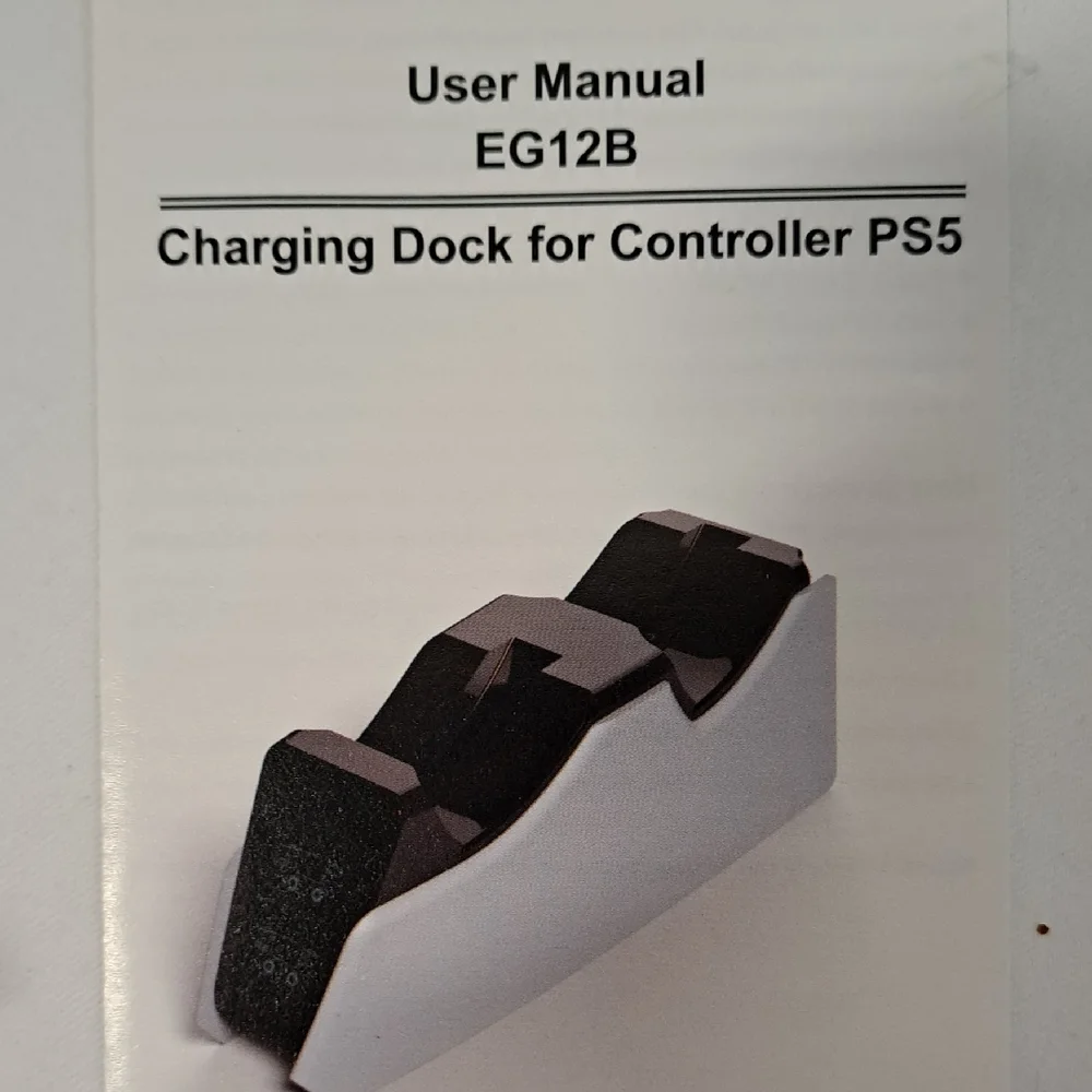 EG12B Dual Charging Dock for P5 Controller - Black and White